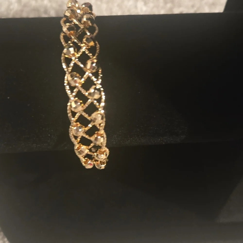 22kgp Elegant Gold-Tone Bracelet